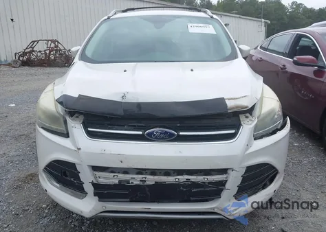 2013 Ford Escape Titanium z USA, uszkodzony, nr VIN 1FMCU0J99DUB43909